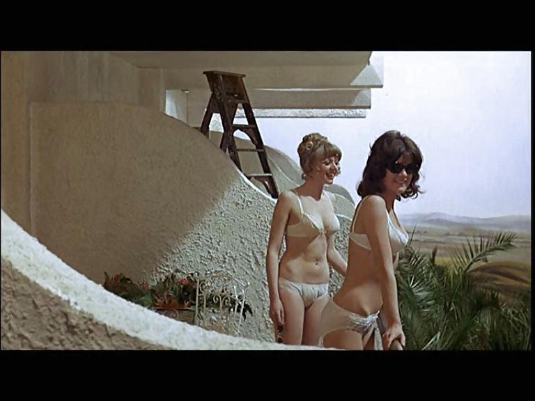 25P Ftlm and TV Totty showing their underwear
