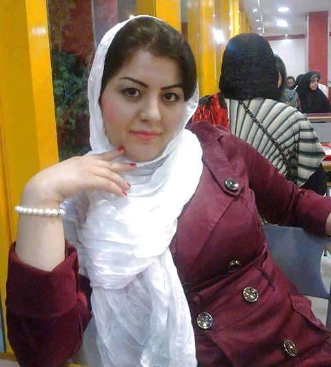 16P Hot Iranian Women Part 3