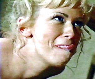 20P Blonde Cassidy likes cum in her face