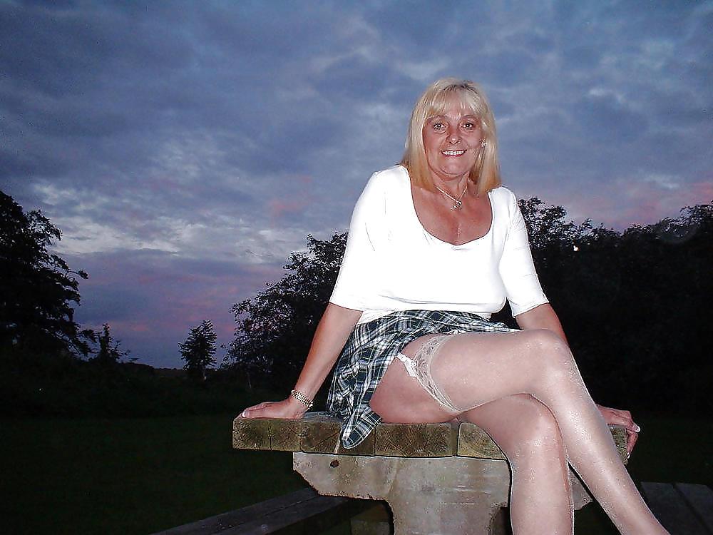 16P BBW and Mature 62 by Searcher1957