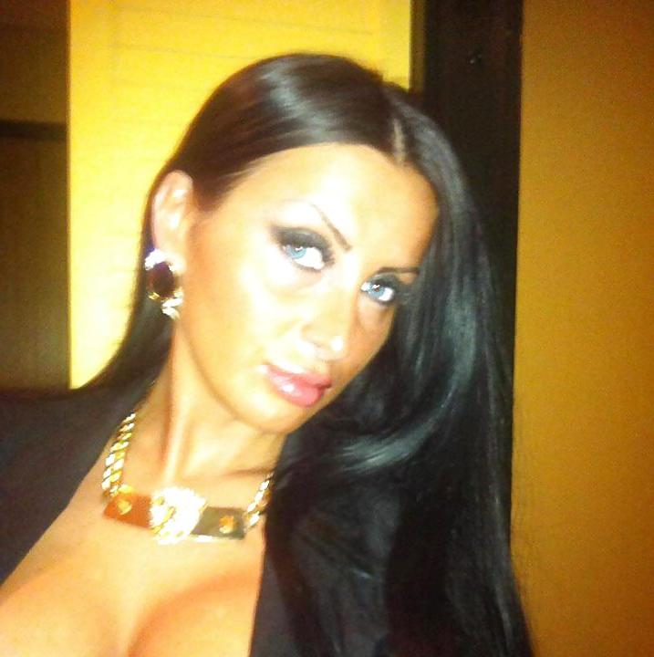 25P Serbian milf: adrijana