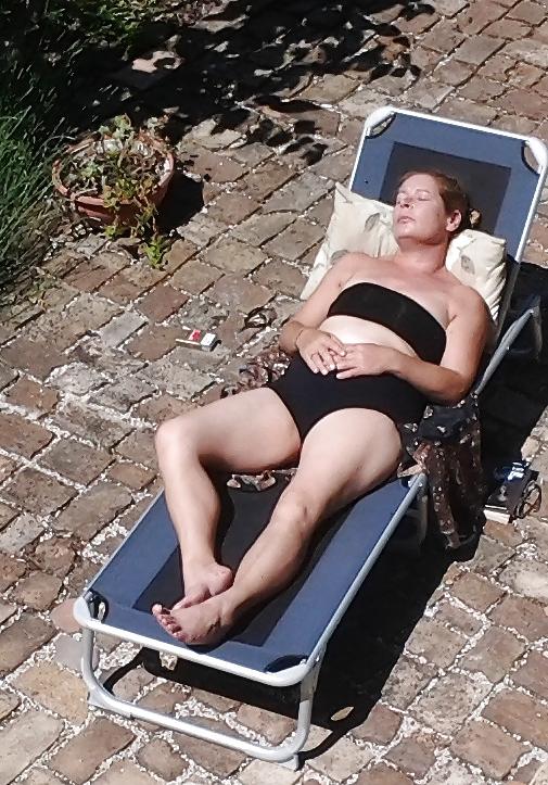 16P Sunbathing....