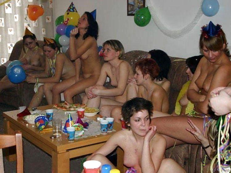 16P GIRLS IN GROUPS 6: LOTS OF GIRLS TOGETHER
