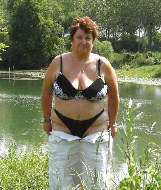 20P Mature women in lingerie 1.