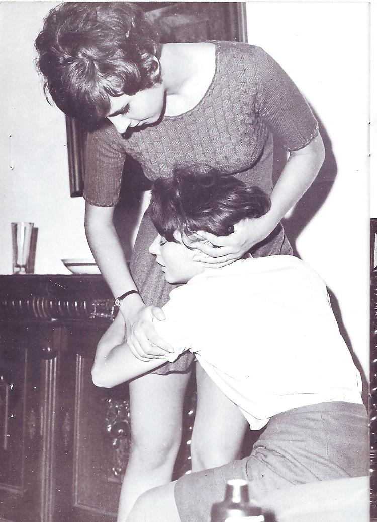 25P Vintage Magazines Petting Girls No 07