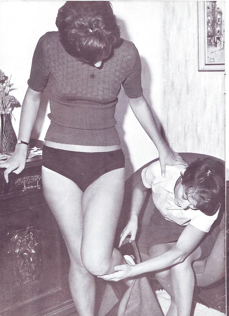 25P Vintage Magazines Petting Girls No 07