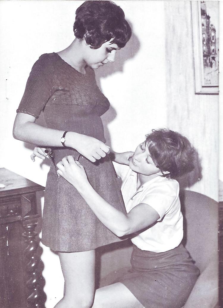 25P Vintage Magazines Petting Girls No 07