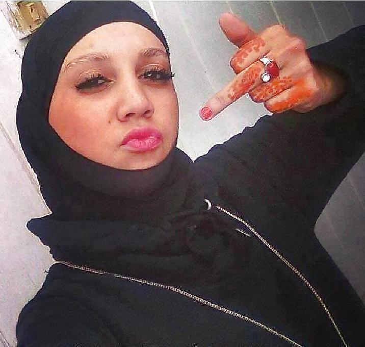 4P Verdammte MUSLIMISCHE MÄDCHEN!!