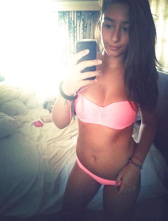8P Italian girl: Valentina