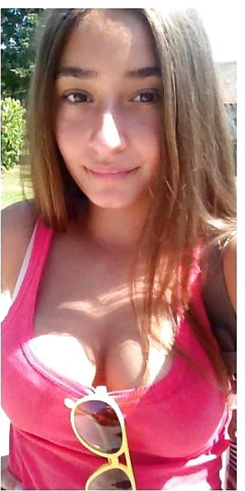 8P Italian girl: Valentina