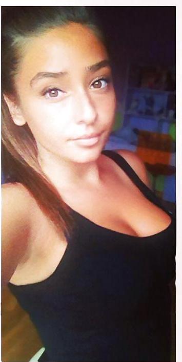 8P Italian girl: Valentina