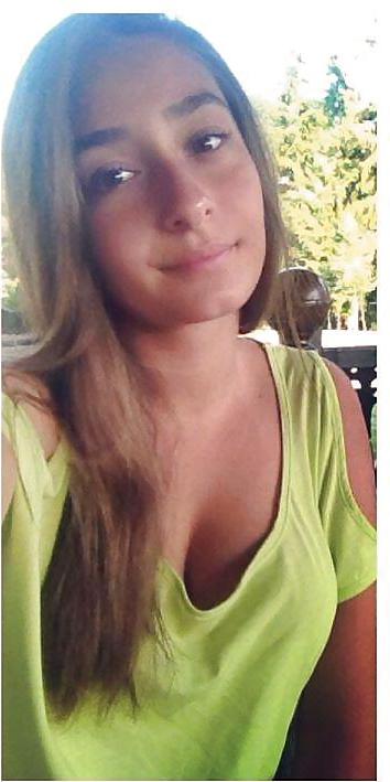 8P Italian girl: Valentina