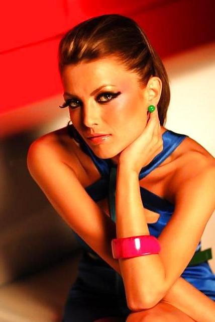 25P ROMANIAN SINGER ELENA GHEORGHE
