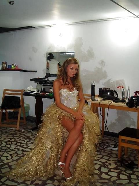 25P ROMANIAN SINGER ELENA GHEORGHE