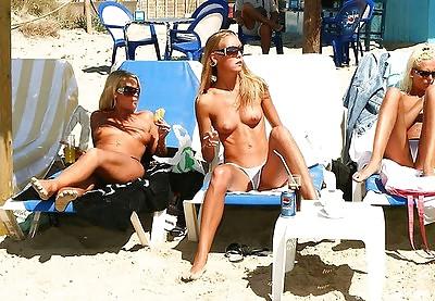23P Naked groups of women