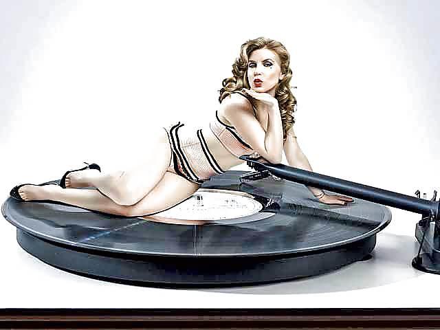 18P ROMANIAN SINGER CORINA BUD