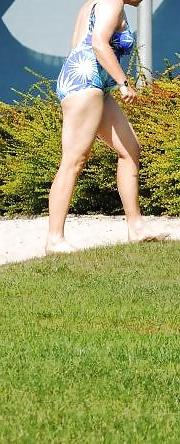 15P Sluts secretly photographed   in the outdoor swimming pool