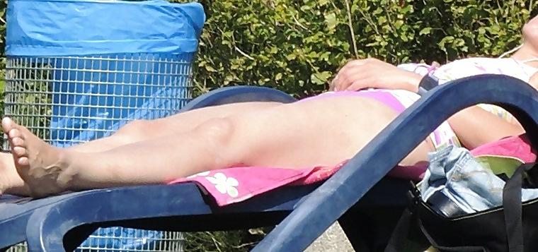 15P Sluts secretly photographed   in the outdoor swimming pool