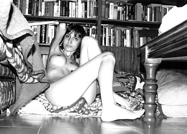 25P Very sexy Iranian teen exposing 