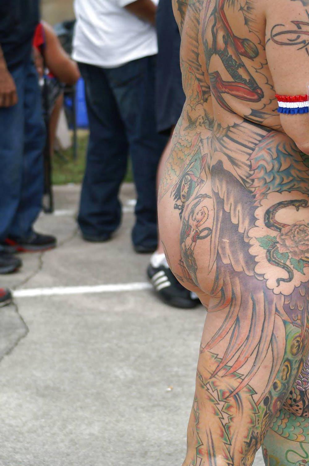 25P Love her tattoo