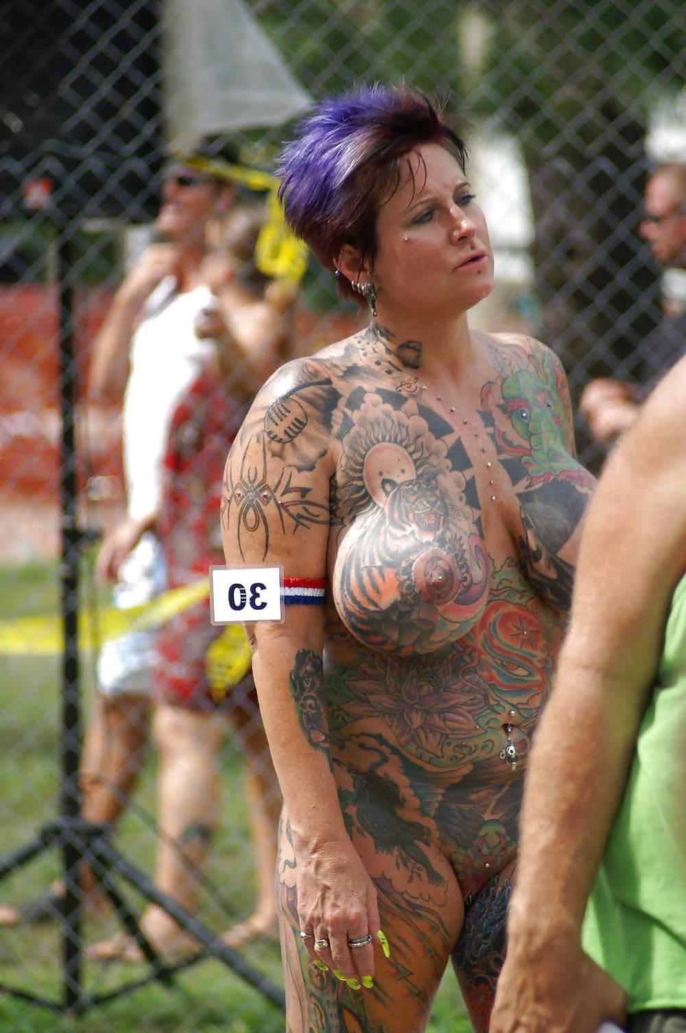 25P Love her tattoo