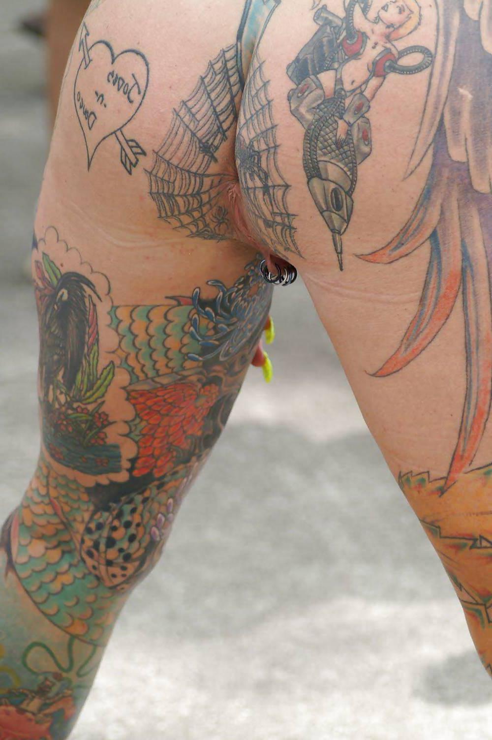 25P Love her tattoo