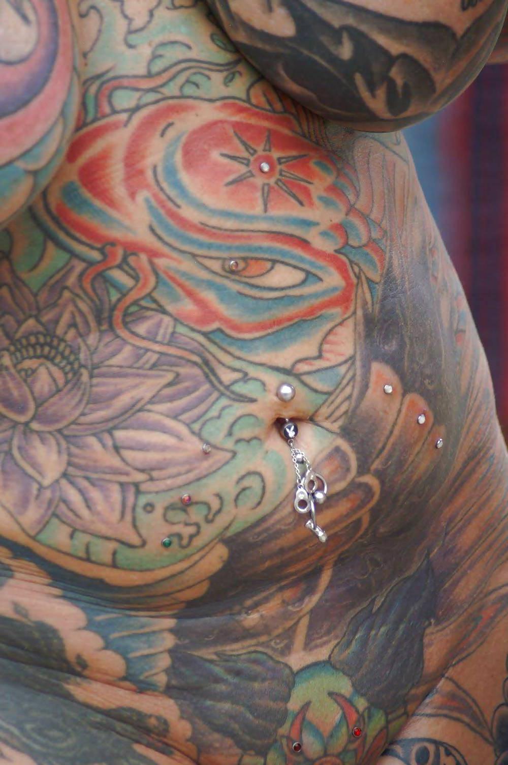 25P Love her tattoo