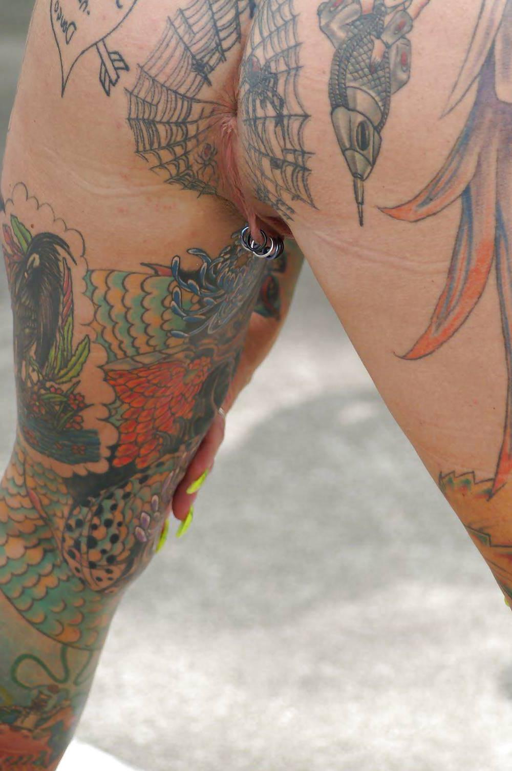 25P Love her tattoo