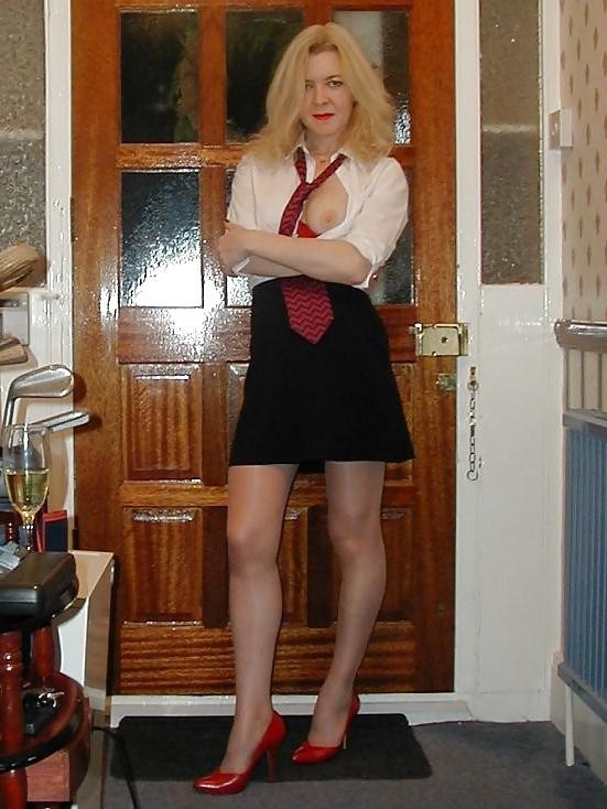 25P Sexy GILF Maria