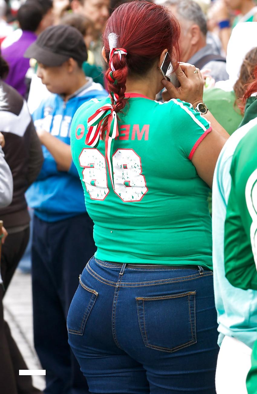 18P Candid mexican MASSIVE ASS mom jeans NONPORN