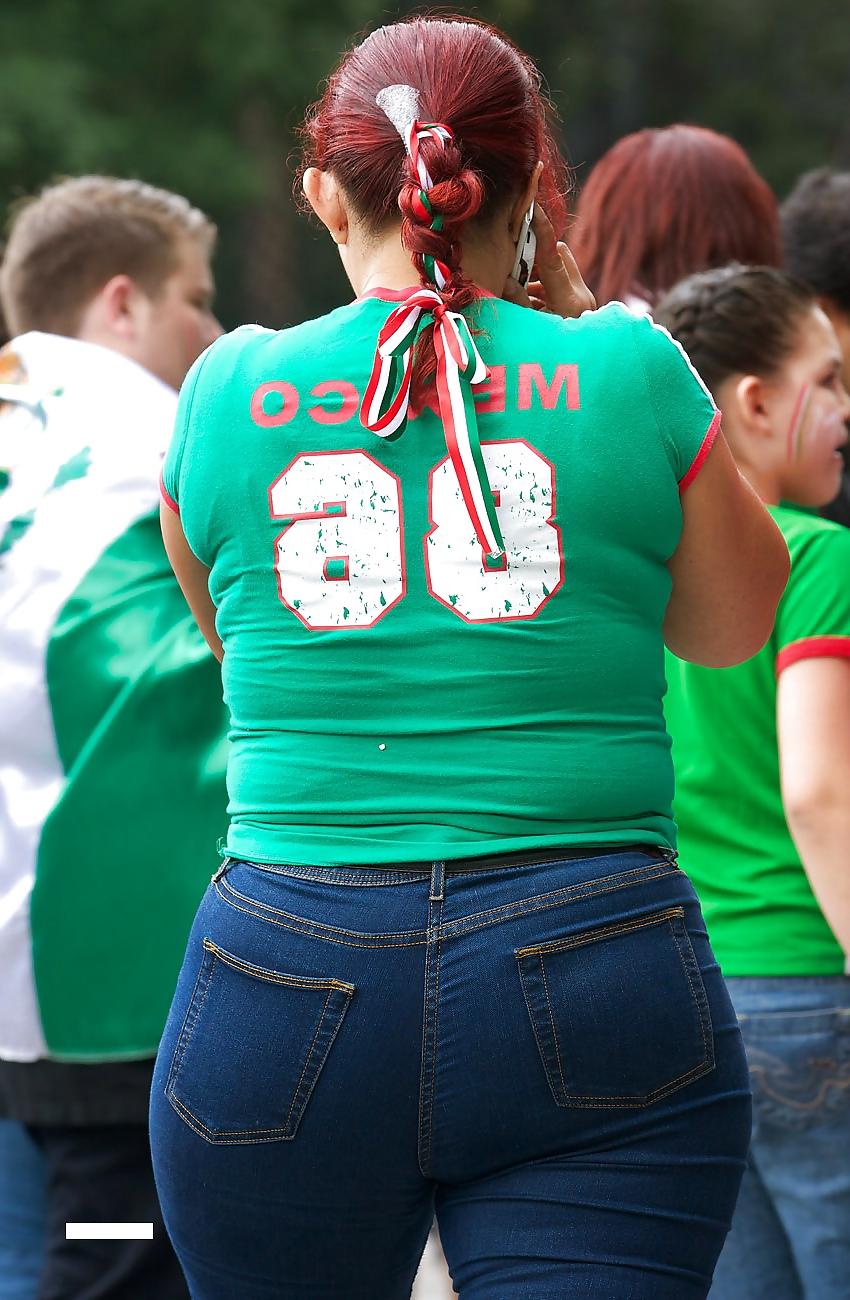 18P Candid mexican MASSIVE ASS mom jeans NONPORN