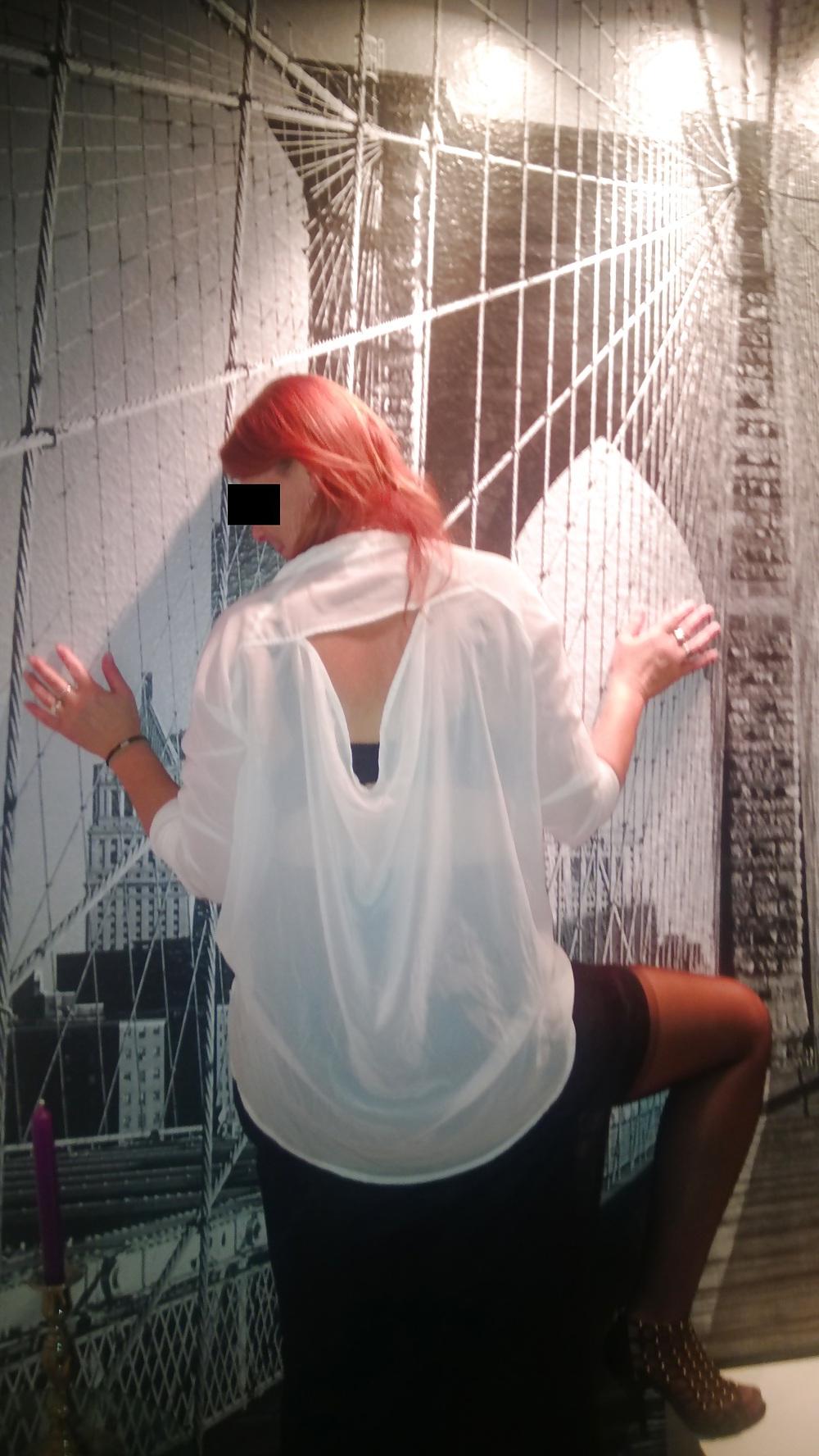 25P Wife posing in sexy outfith