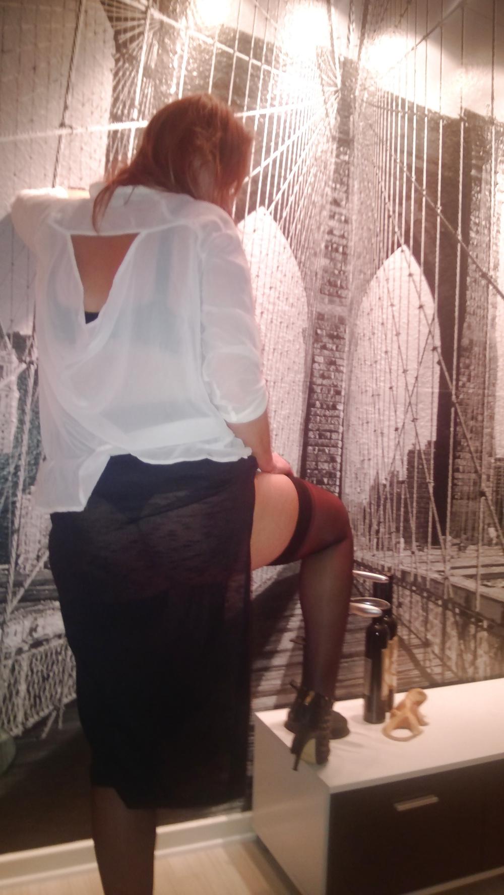 25P Wife posing in sexy outfith