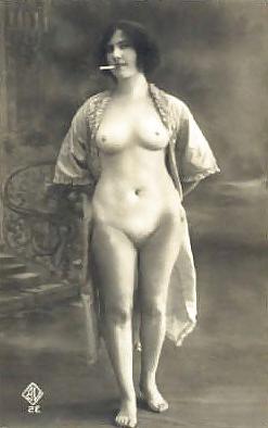 12P A Dozen more Vintage Vixens