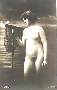 12P A Dozen more Vintage Vixens