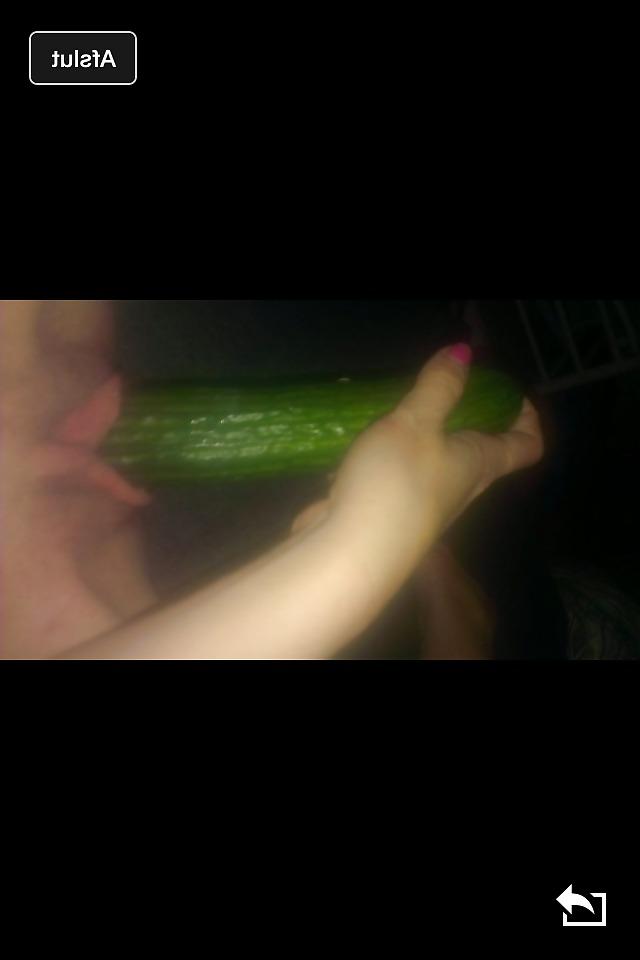 8P girlfriend playing wet pussy cucumber