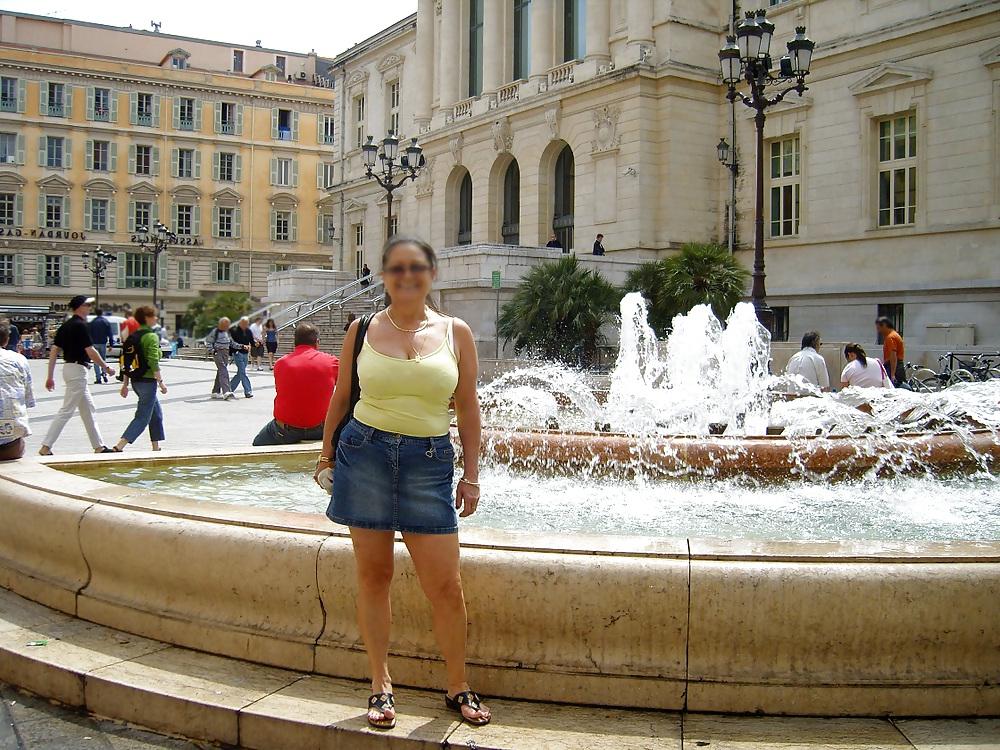 25P Sexy french exhibitionist