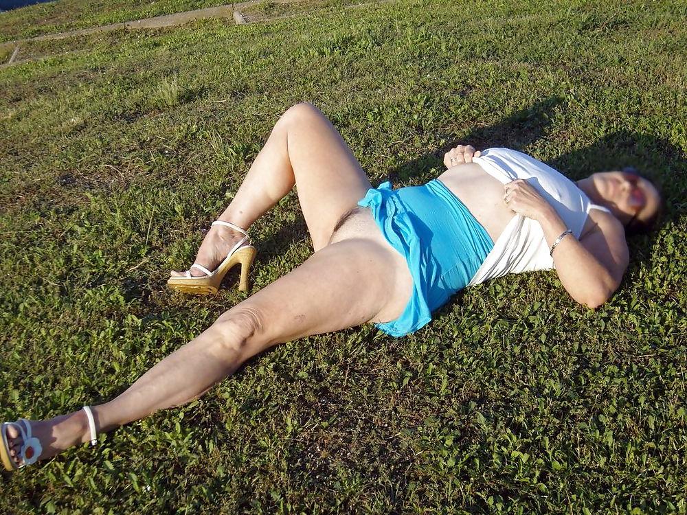 25P Sexy french exhibitionist