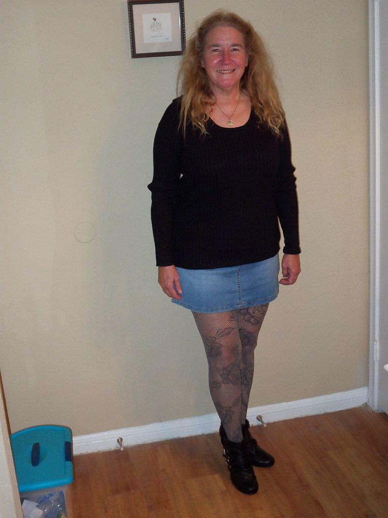 25P Matures of all shapes and sizes hairy and shaved 123