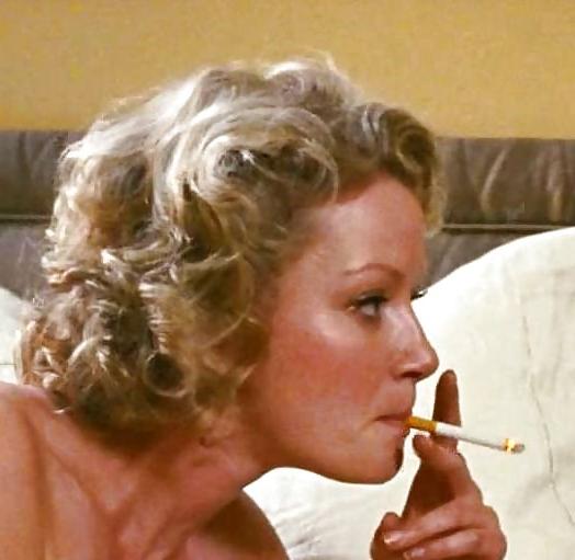 25P The Glow, Celebrity Women Smoking