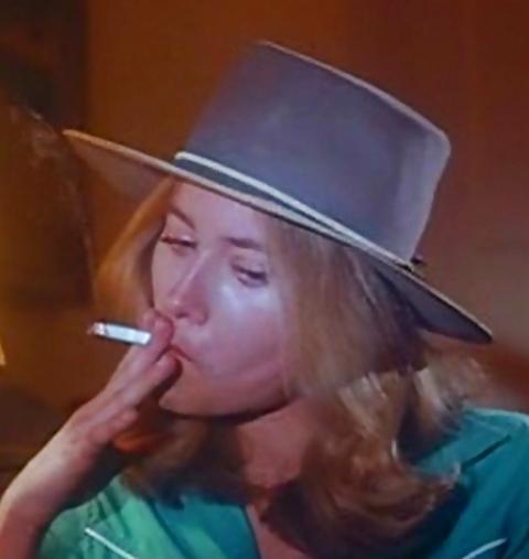 25P The Glow, Celebrity Women Smoking