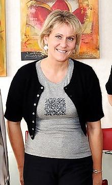 25P I love jerking off to Conservative Nadine Morano