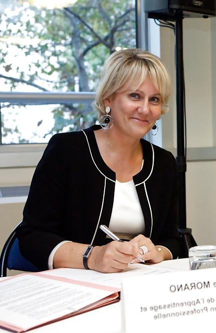 25P I love jerking off to Conservative Nadine Morano
