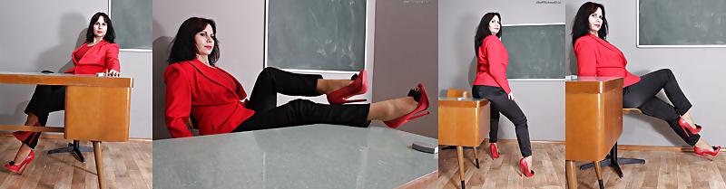25P Gina Queen of Heels #2