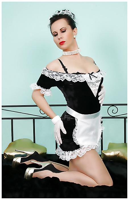 25P Gina Queen of Heels #2