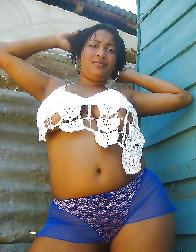 16P Busty Big Dark Nipple Latino