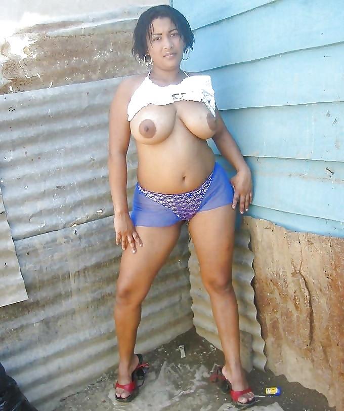 16P Busty Big Dark Nipple Latino