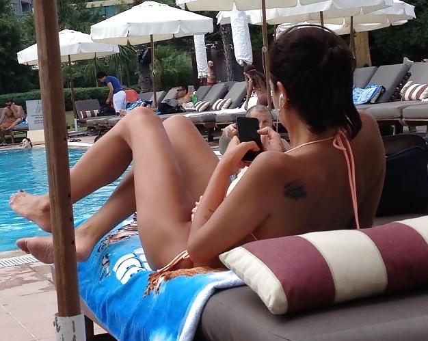 5P Turkish Girls by the Pool