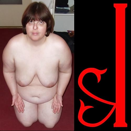 25P Naked posing in slave