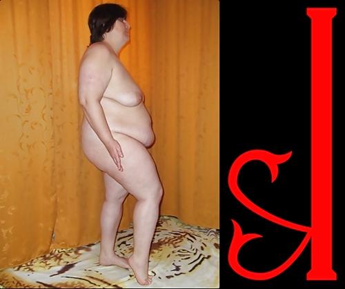 25P Naked posing in slave